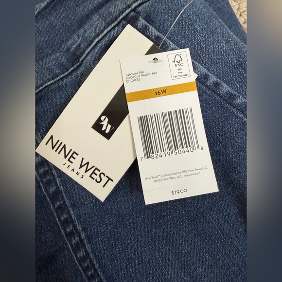 Nine West Dark Blue bootcut  Jeans size 16W new with tag - Picture 4 of 9